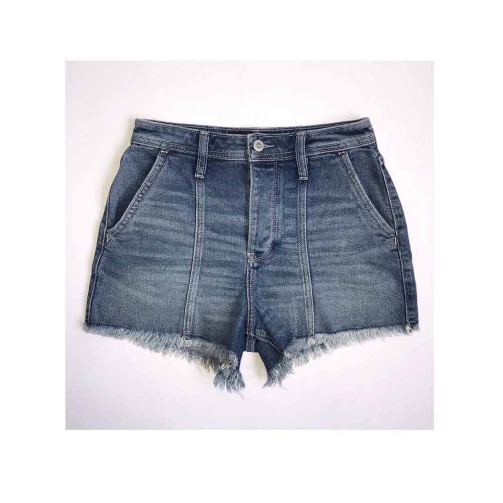 Hollister - Ultra High-Rise Mom Shorts